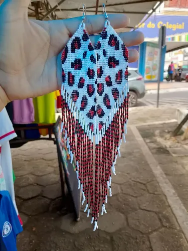 Brinco de miçangas