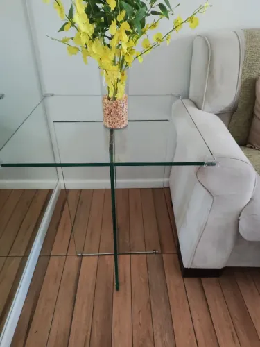 VENDE ESTA MESA TAMPO DE VIDRO