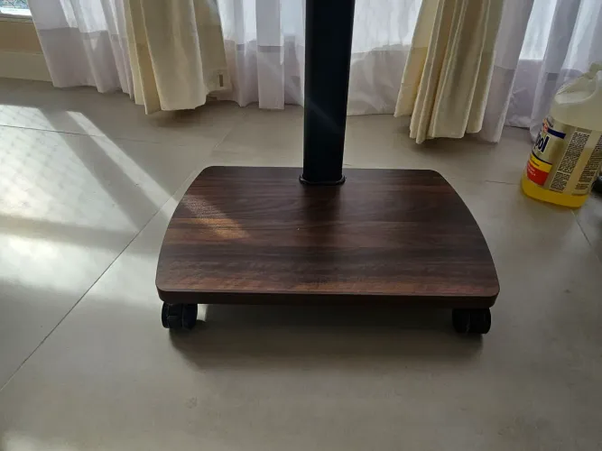 Suporte TV AOKCOS com rodinha