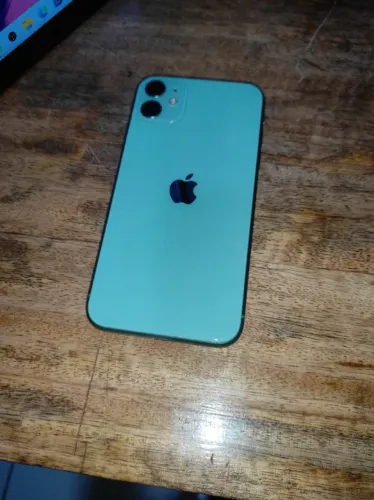 Iphone 11 de 64 Gb em Boas Condições, sem marcas de uso dou garantia de 6 meses Aproveitem