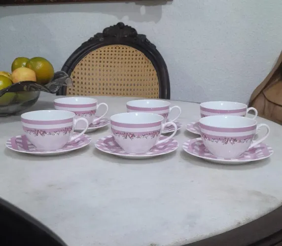Conjunto de chá em porcelana 