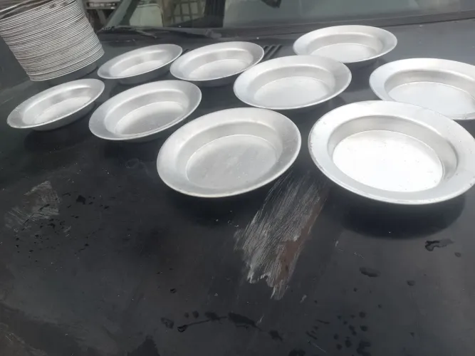 Pratos novos em alumínio