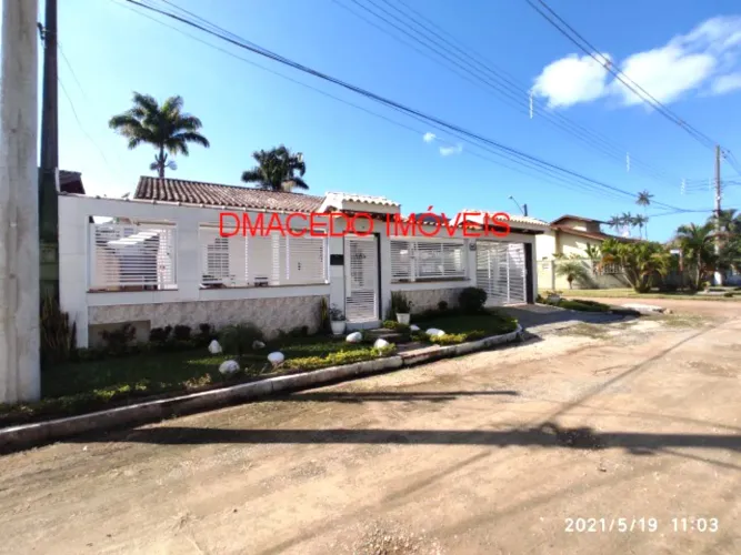 Casa para venda em Praia Da Lagoinha de 145.00m² com 3 Quartos, 1 Suite e 3 Garagens