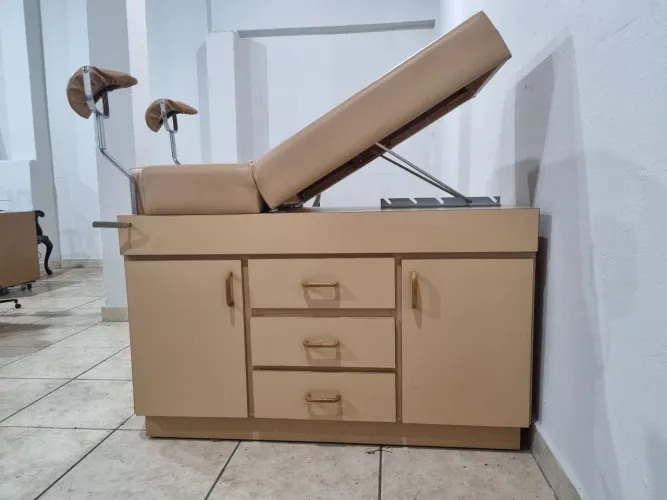 Mesa ginecológica 
