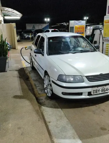 Volkswagen Gol 1000 MI 16v/ Ouro 4P 2000