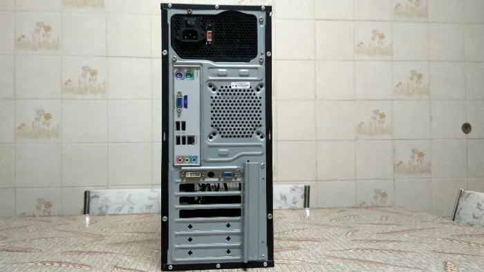 Cpu Intel Xeon 2,66Ghz,4Gb,500Gb Hd,Placa Video Nvidia GT 6500,Impécavel