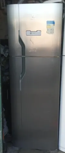 Geladeira Electrolux 220v frost free 371 litros