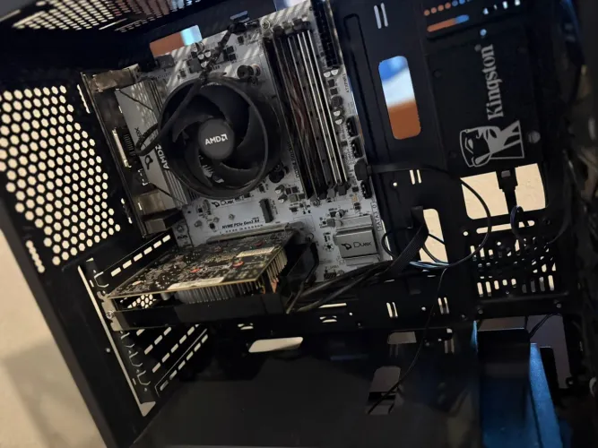PC Gamer Forte Ryzen 7 32GB SSD 1TB + Monitor + Teclado + Mouse Razer + HeadSet?Roda Tudo