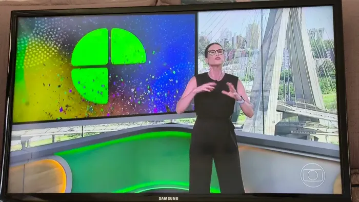 TV Samsung 32? + Conversor Smart Intelbras + Controle Original