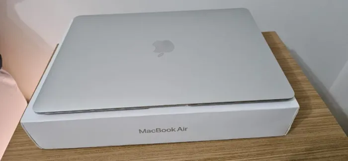 Vendo MacBook Air Cinza Espacial M12020 13 8GB de Ram- 256SSD - Apple Chip 4.999