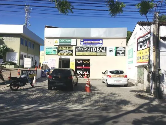 Sala Comercial 12 m² | Prédio com Grande Circulação Sala com 12 m², ideal para pequenos e