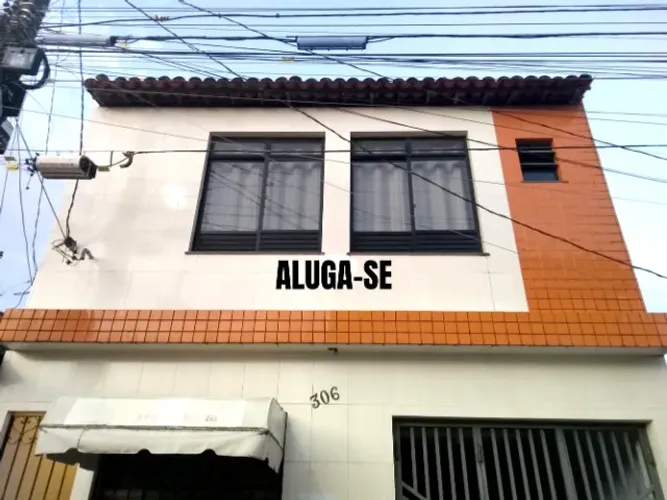 Casa Para Alugar | Com Sala, Cozinha, Banheiro, 1 Quarto