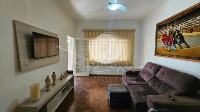 Casa terrea para reformar com 3 quartos para venda no Bosque - Façanha Imóveis