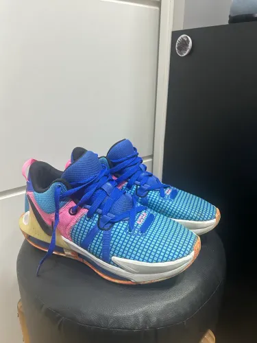 Tênis de basquete/vôlei Nike LeBron Witness 5