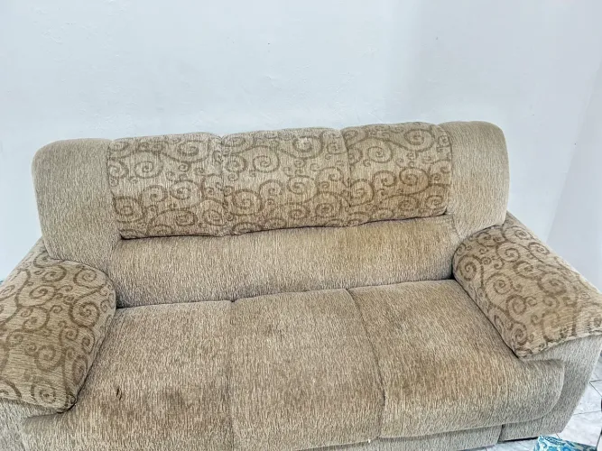 Vende 2 sofá de 2 lugares e 3 lugares 