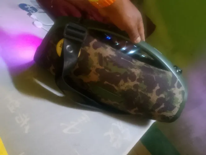 Vendo ou troco uma bom box bradeski em um cordão de prata