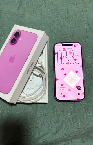iPhone 16 rosa na caixa