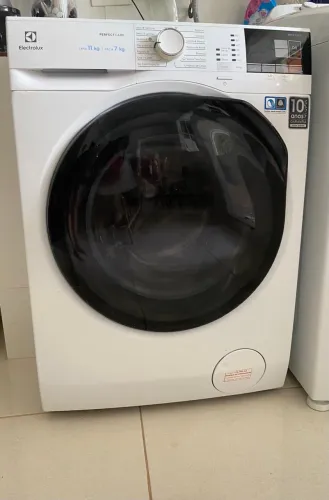 Lava e seca Electrolux 11kg Inverter