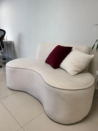Sofá Boucle Orgânico Curvo