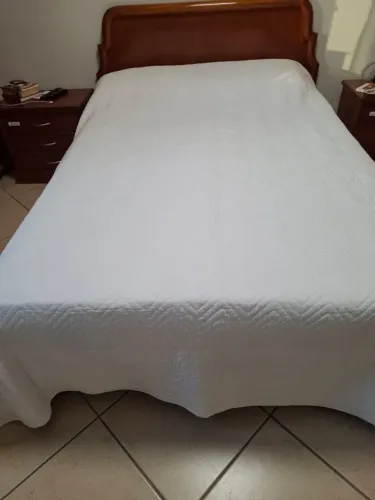 Cobre-leitos com Porta Travesseiros cada - Branco, Rosa e Bege Desapegando Casal Mudança 