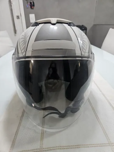 Capacete moto marca Zeus tamanho 61/62 excelente estado