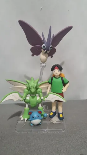 Action figure pokemon trainer tracey e Pokémon biscuit e 3D leia o anúncio
