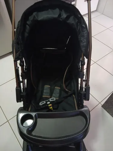 carrinho de bebê
