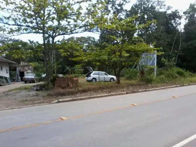 Excelente terreno fazendo frente para estrada Vigorelli
