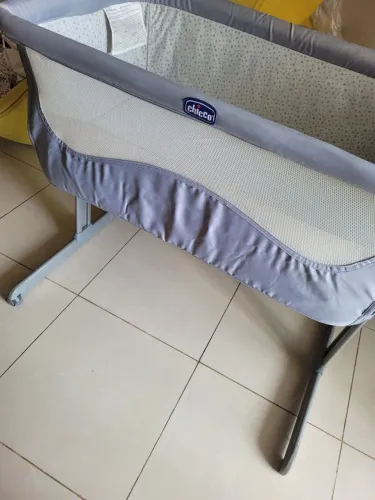 Berço co-sleeping portátil Chicco Next2Me. 