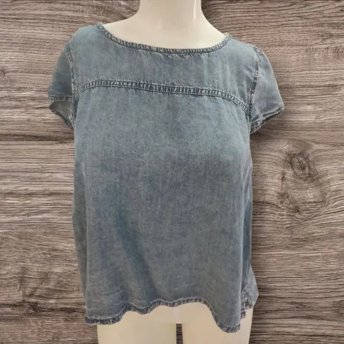 Blusa jeans com decote nas costas