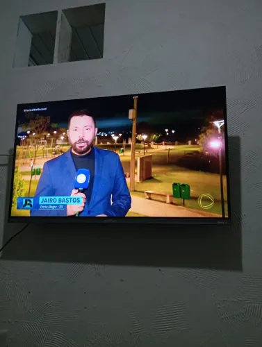 Vendo uma tv nova dentro da caixa 32 polegada valor 900