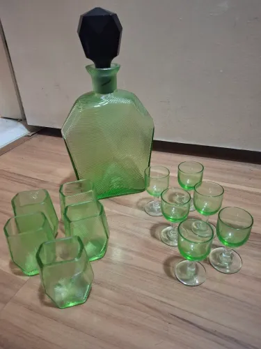 Conjunto Licoreira e copos Antiguidade