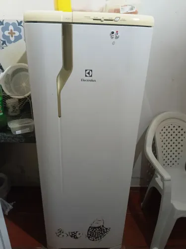 VENDO GELADEIRA ELECTROLUX FUCIONANDO PARCIALMENTE - R$400- MOSSORÓ - NÃO FAÇO ENTREGA.