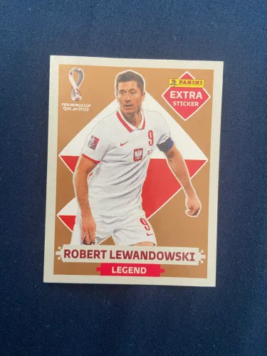 Fugurinha legend robert lewandowski de bronze da copa de 2022
