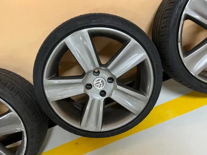 Rodas Aro 17 VW Com Pneus 195/40 R17