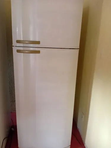 VENDO ESTA GELADEIRA ELETROLUX DE 500 LITROS