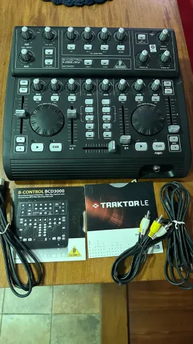 Mesa Dj Behringer Bcd3000  