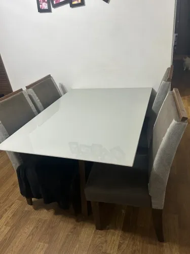 Mesa com cadeiras
