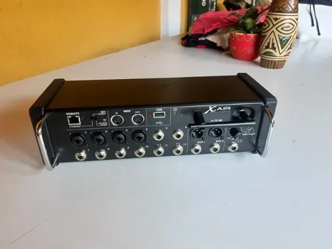 Mesa de Som Digital Behringer XR12 X Air - Seminova, Excelente Estado