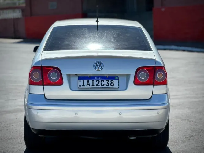 Volkswagen Polo Sedan 1.6 MI Total Flex 8V 4P 2009