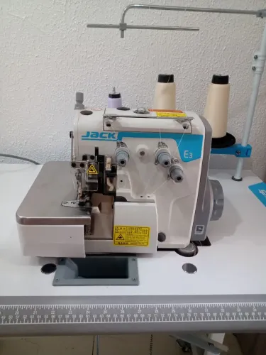 Overlock Jack E3 industrial.