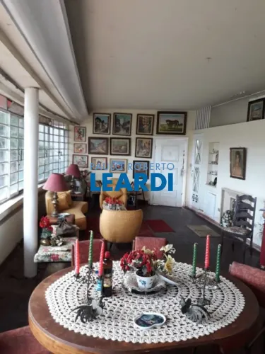 CASA ASSOBRADADA - PERDIZES - SP