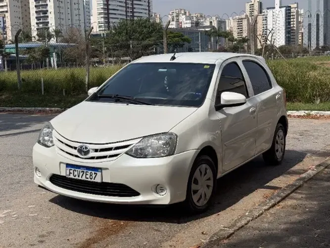 Toyota Etios X 1.3 Flex 16V 5P Mec. 2017
