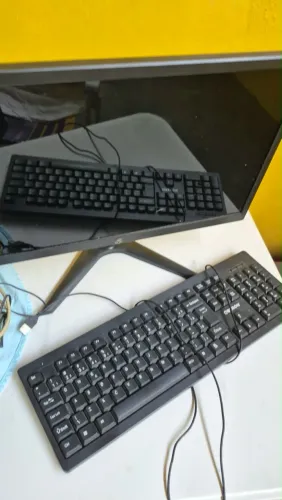 Monitor e teclado