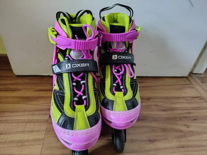 patins inline oxer monster abec 7 - verde e rosa