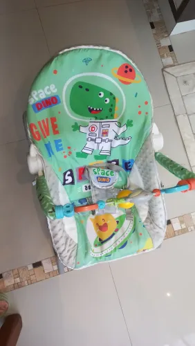 Cadeirinha descanso bebe musical balanço vibratória verde