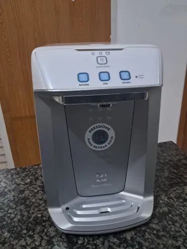 Purificador de água gelada e natural Electrolux