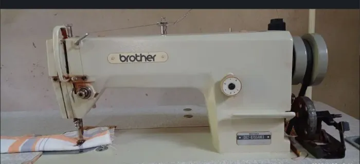 Máquina Brother COSTURA RETA, modelo DB2-B755AM3