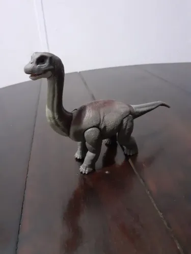 Jurassic world baby braquiossauro mattel