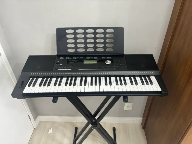 Teclado Roland Ex20a + Pedal Sustain C/ Cor Preto